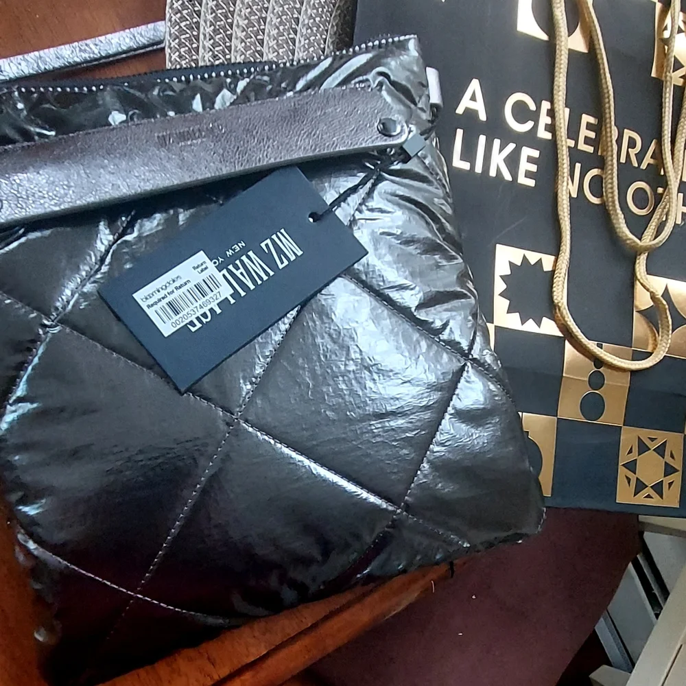 ❤️RESERVED.NWT Retired Rare Madison Flat Quilted Crossbody MZ Wallace - Picture 7 of 13